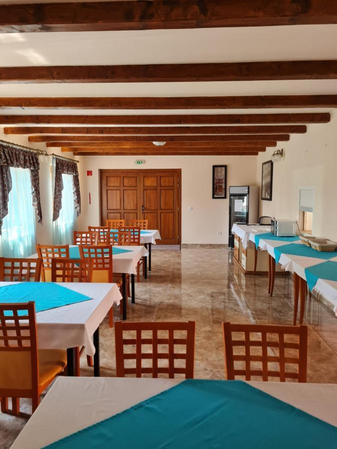 Toroes Panzio Acomodação com café da manhã Szabolcs Exterior foto
